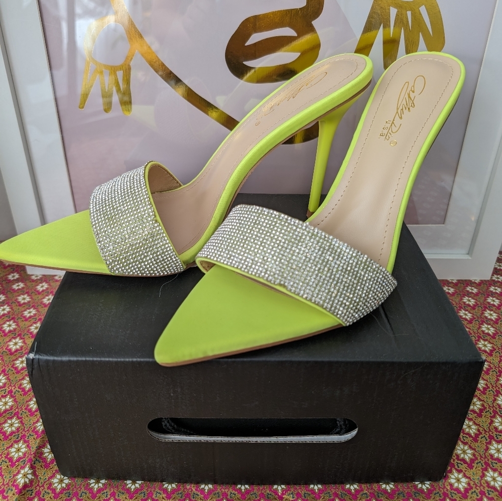 NIB Fashion Nova rhinestone heels